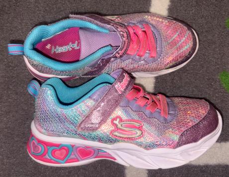 Tenisky nike v.32 + 1 skechers v.32, nike,32