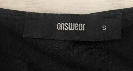 Šaty s kovovým efektom, s