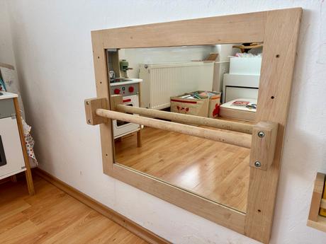 Zrkadlo pre deti s madlom, 