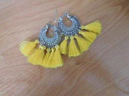 Strapcové náušnice,