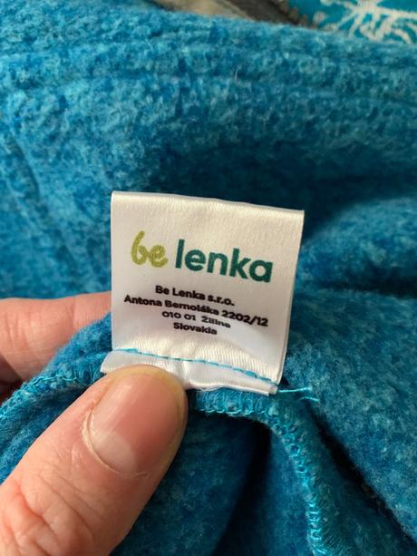 Be lenka nosiaca mikina vel m, m
