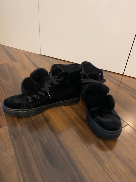 Tenisky plus klobúk, 38