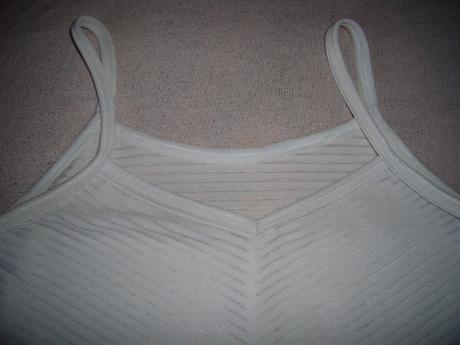 Biele tielko prešívané striebornou nitkou , m