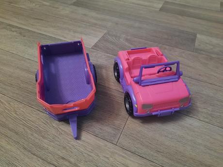 Barbie autíčko s prívesom, 
