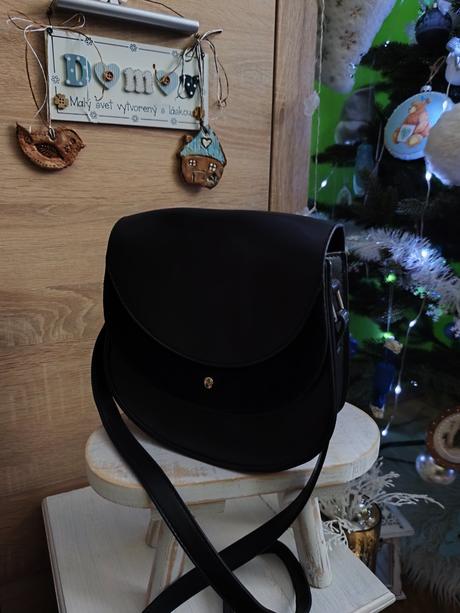 Dámska štýlová čierna kabelka, 