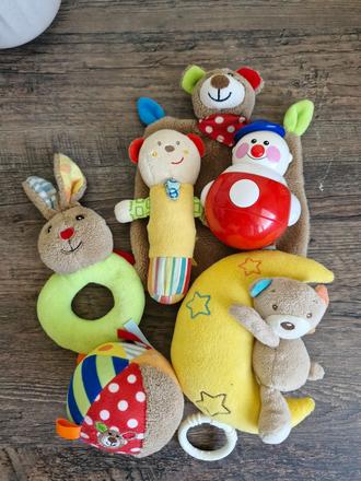 Hrkálky - prvé hračky,