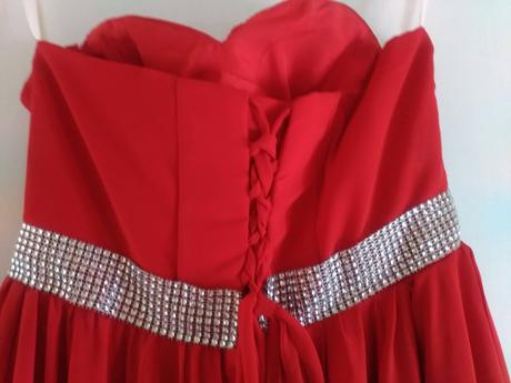 Spoločenské šaty, 38