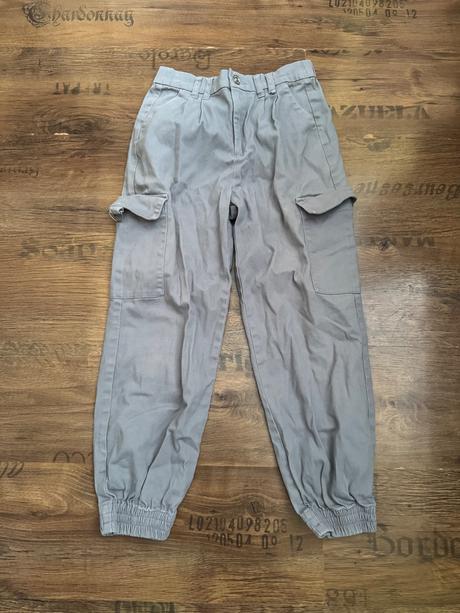 Sivé kapsáče, reserved,146