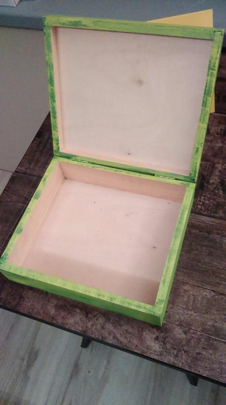 Drevená škatuľa , 