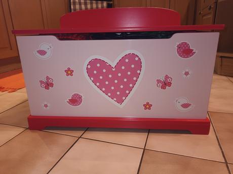 Dievcenska truhlica, 