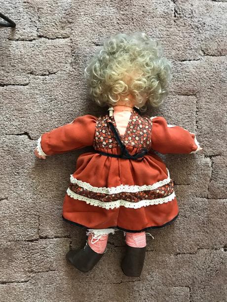 Retro handrová bábika,
