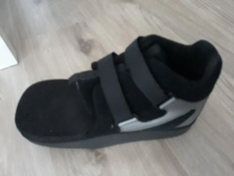 Pooperačná topánka,