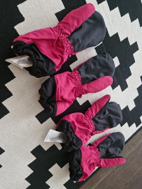 Skvele hrejive rukavice-palciaky na 6-8r. a 8-10r., 128