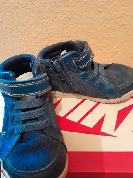 Celoročné topánky, clarks,23