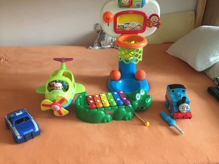 Hračky fisher price,