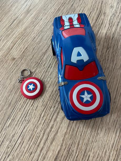Hot wheels - autíčko s diskami captain america, 