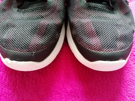 Ľahučké pohodlné tenisky, nike,35