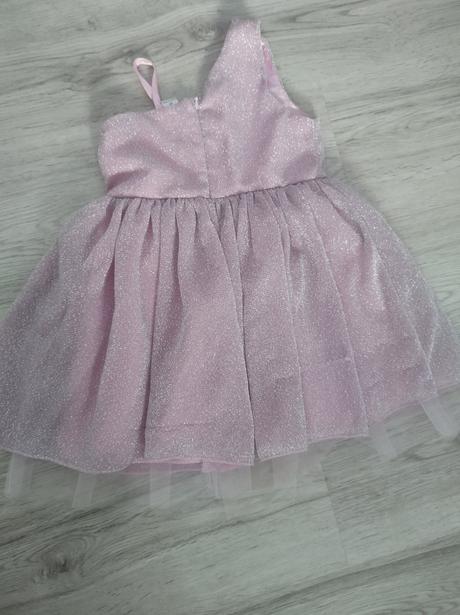 Spoločenské šaty, 104