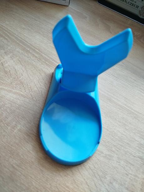 Držiak na varešku a pokrievku,