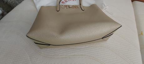 Kabelka guess, guess