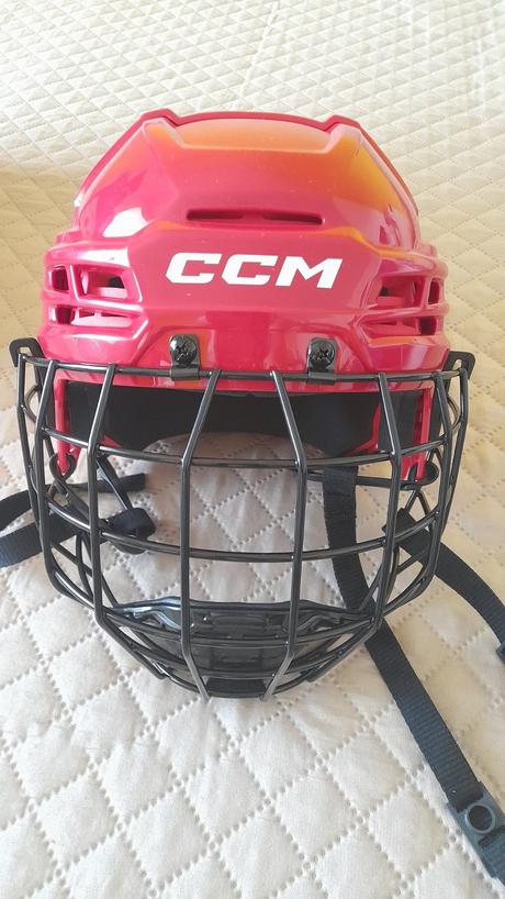 Prilba na hokej/bal ccm tacks 70 s, ccm,s