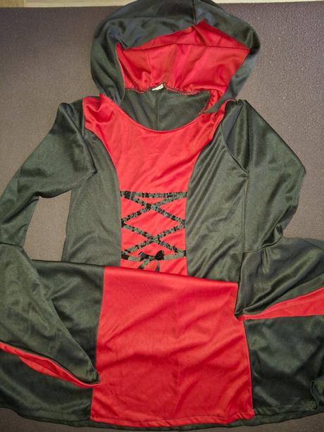 Dievčenský karnevalový kostým.,