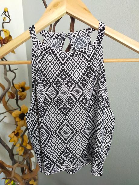 Ciernobiely crop top, s