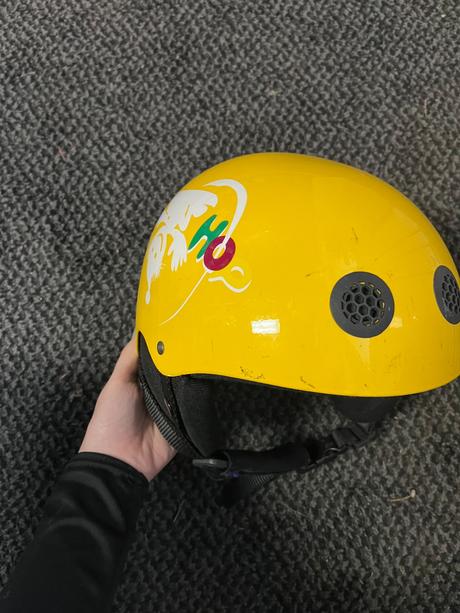 Lyžiarska prilba, m