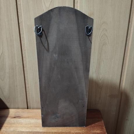 Nástenný otvárak na fľašky, 