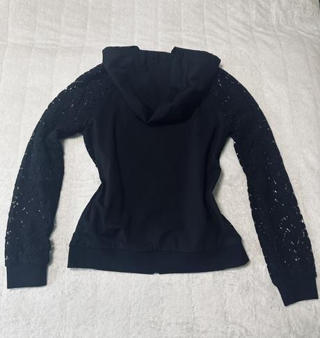 Čierna mikina na zips s volánikmi zn. liu jo, liu jo,l / m