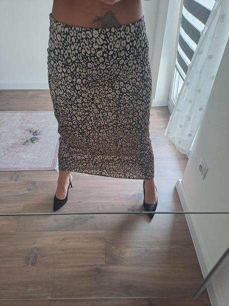 Lahucka satenova sukna, 40