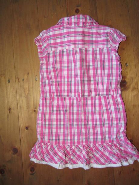 Kárované šatičky, 104