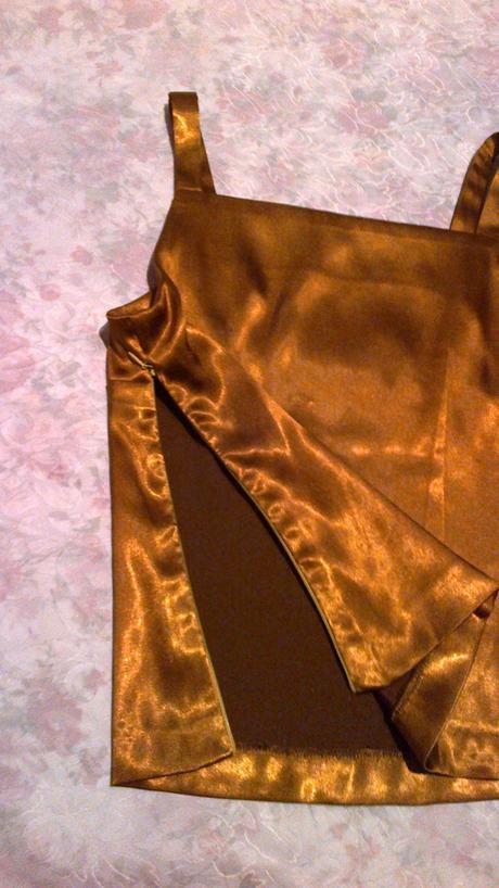 Spoločenský top na ramienka, s