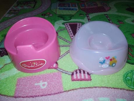 Vozík s doplnkami pre bábiky, 