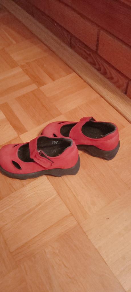 Elegantné topánočky, 24