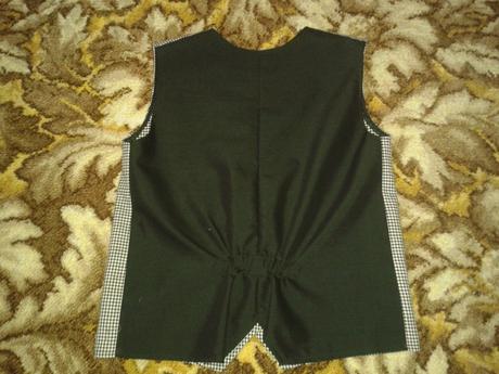 Kostým, 4 dielny, 38