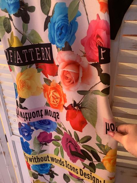 Zaujímavé šaty talianskej značky imperial, s