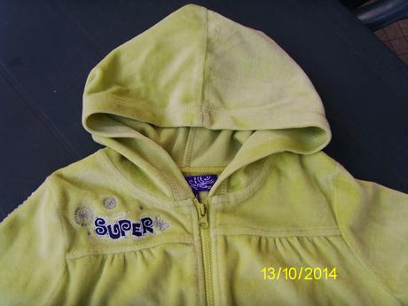 Mikina a teplaciky., 98