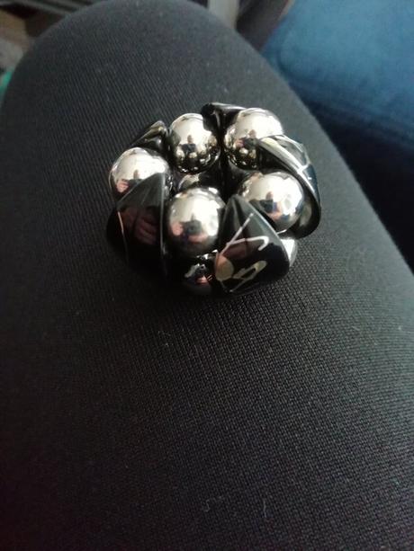 Ozdobna gumicka do vlasov, cierno-zlata, 