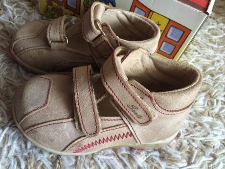 Celokožené topánky, sandálky, santé,25