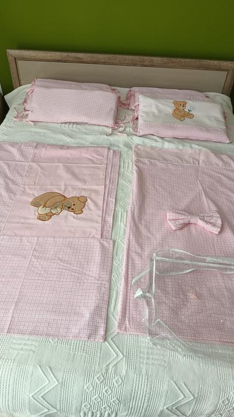 Ružová výbavička do postieľky kolotoč odsávačky a, 