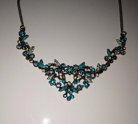 Náhrdelník a náušnice, 