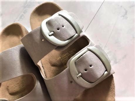 Ortopedické šľapky béžové so zlatým popraškom, 38