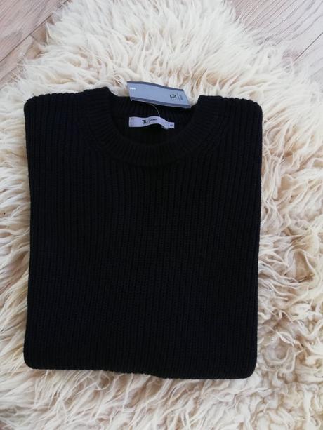 Vrubkovaný sveter, tu,m