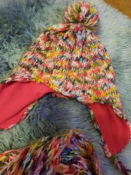 Krásny kompletík čiapka a šál 134/140, 140