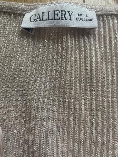 Vrubkovana bluzka, l