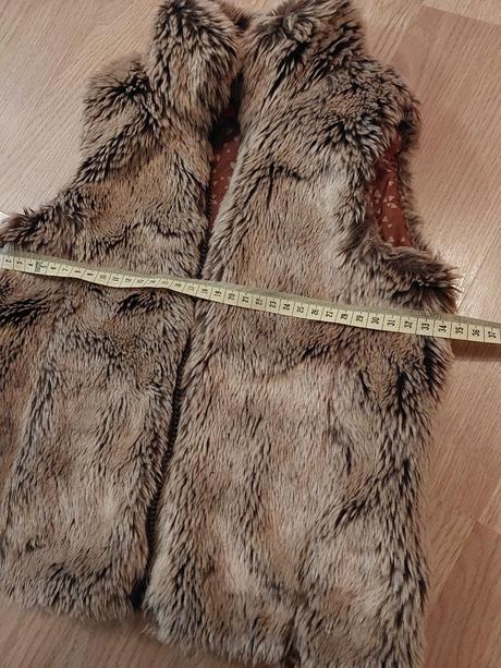 Kožušinková vestička, 110