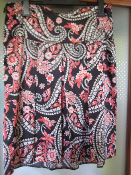 Saténová sukňa, m