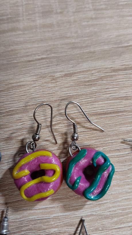 6 párov náušníc, 