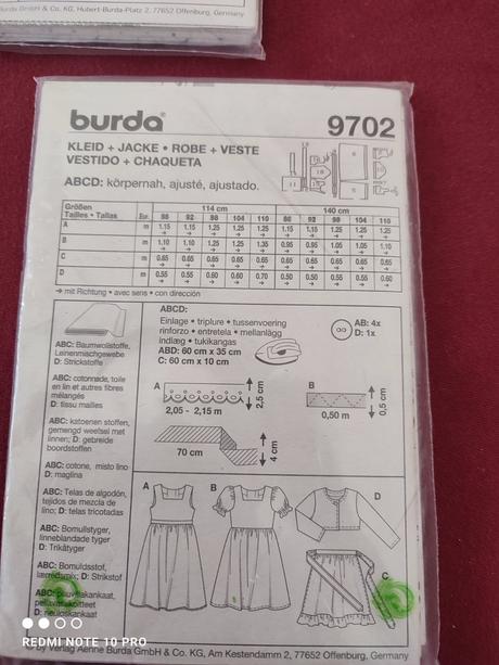 Burda strih 9702,